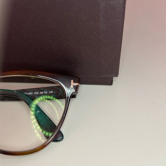 Tom Ford Women's Dark Havana Iridescent Glasses - Picture 11 of 15